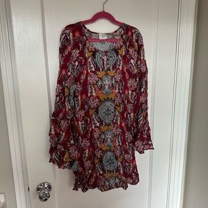 Colorful bell sleeve mini dress. Vintage pattern. Size M. Keyhole cutout.